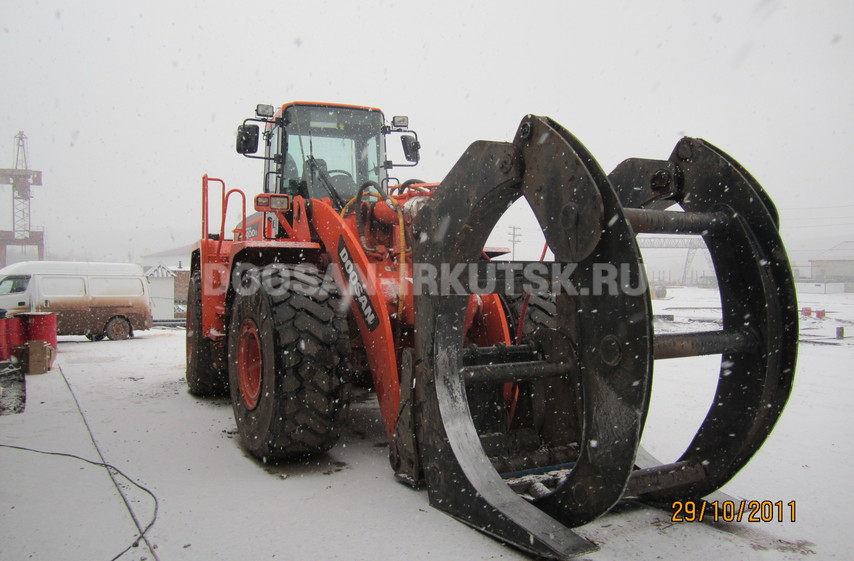 Фронтальный лесопогрузчик DOOSAN DL 420A (3 SP)