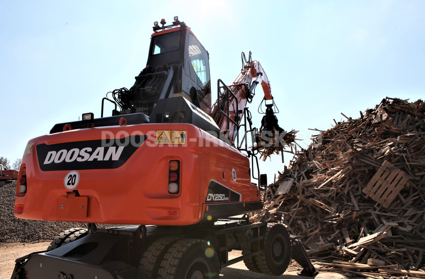 Металлоперегружатель колесный DOOSAN DX210 MH