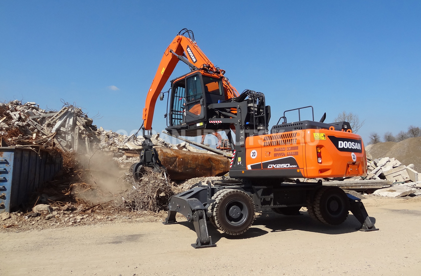 Металлоперегружатель колесный DOOSAN DX210 MH