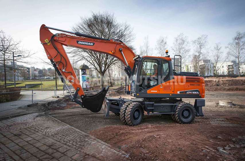 Колесный экскаватор DOOSAN DX 190 WA