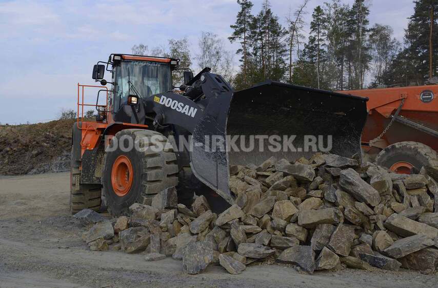 Колесный погрузчик DOOSAN DL 550A (3 SP)