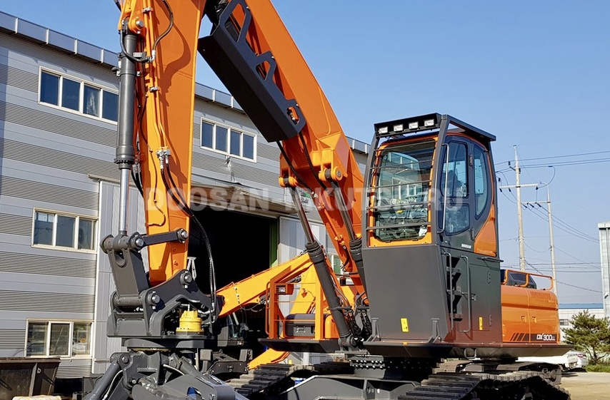 Бревноперегружатель гусеничный DOOSAN DX 300 LL