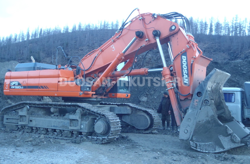 Гусеничный экскаватор Doosan DX 520 LC SFS с прямой лопатой купить в Иркутске